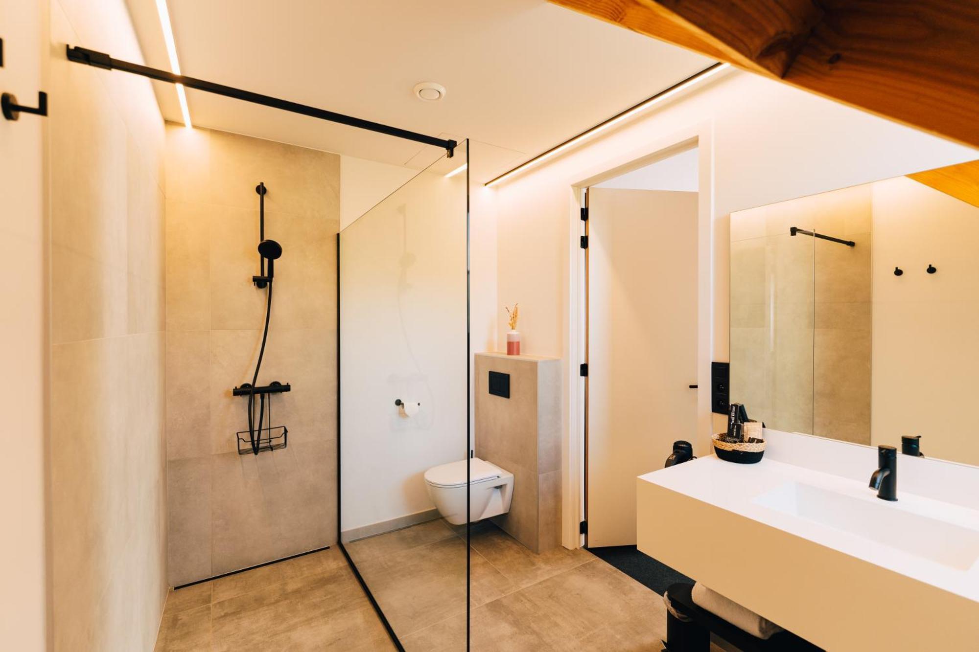Factory Hotel Беверен Экстерьер фото