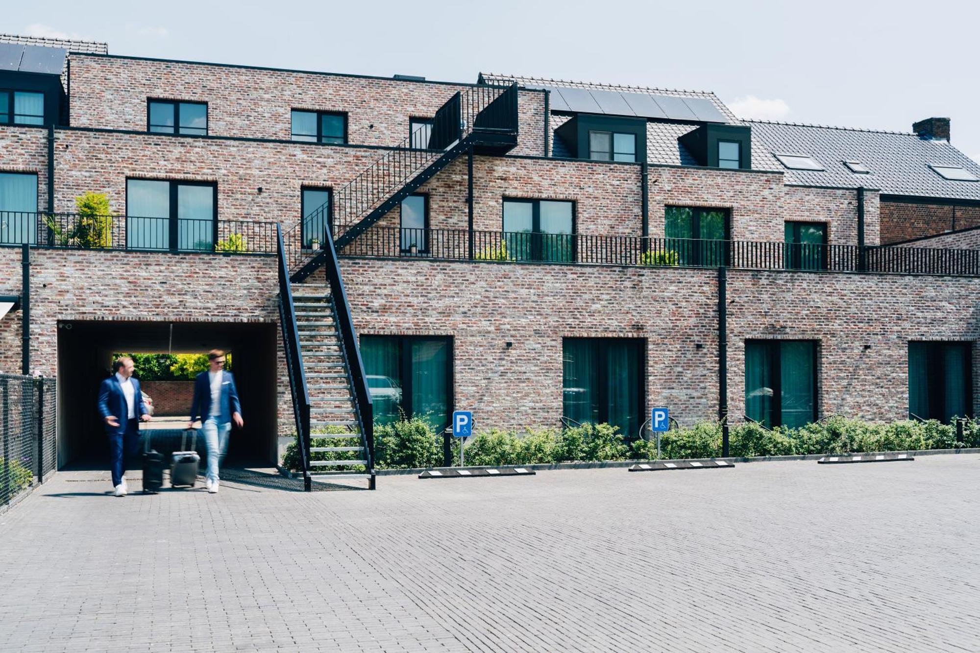 Factory Hotel Беверен Экстерьер фото